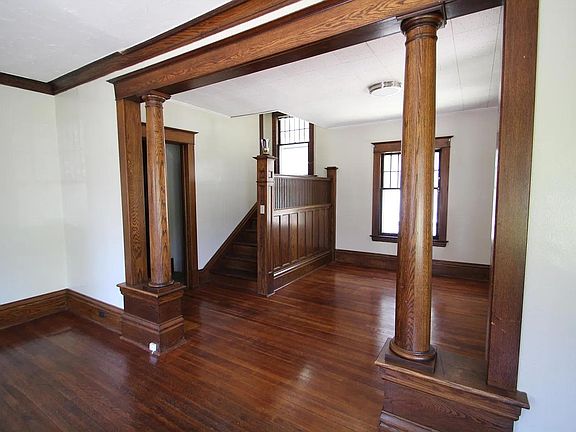 3rd image of 1335 Sigsbee St SE
