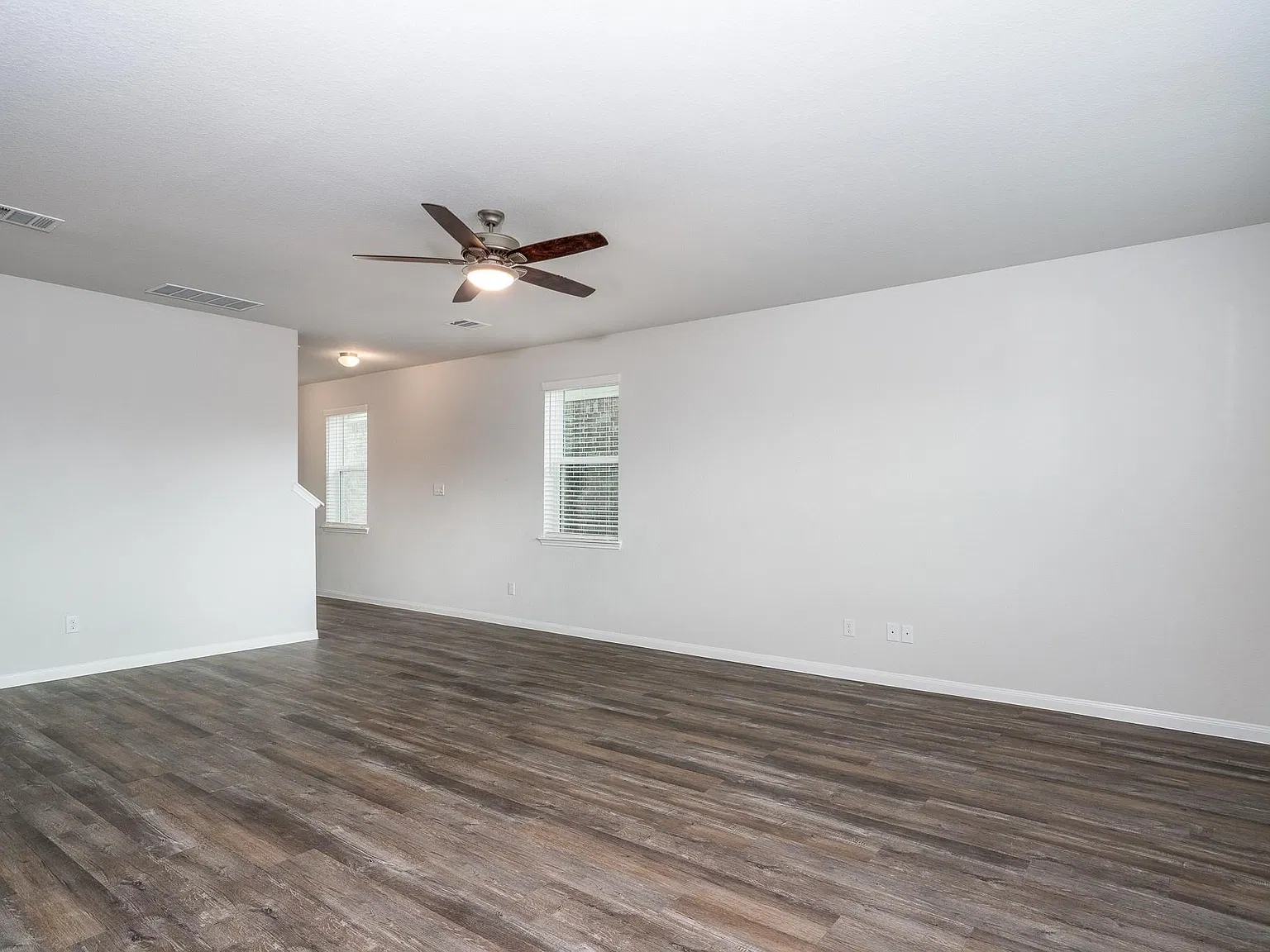 4 bed, 2.5 bath, 2126 sqft, $2,500 — Photo 4
