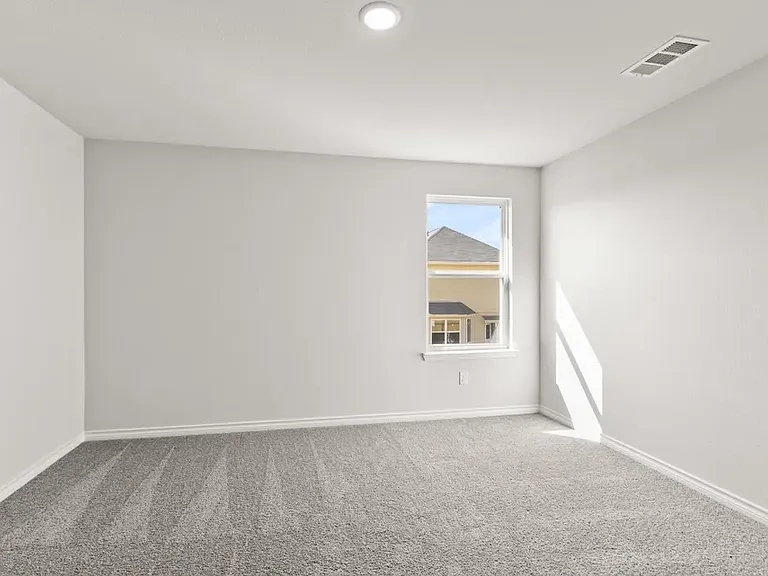 405 Sussex Dr — Photo 10