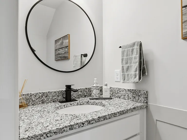 1018 Louise Dr — Photo 14
