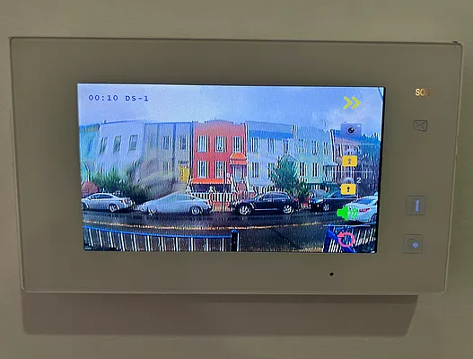 Rented by Compass | media 9