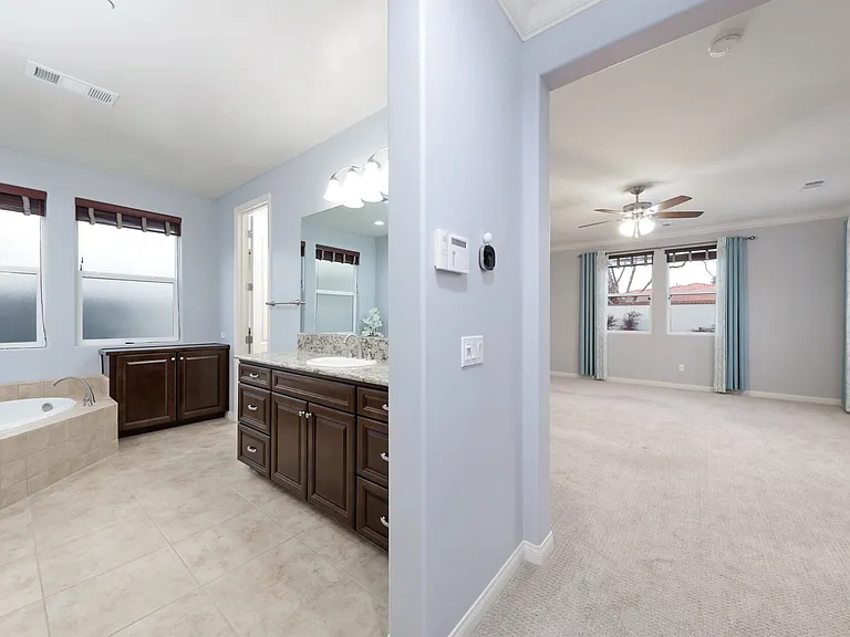 2624 Oakley St — Photo 17