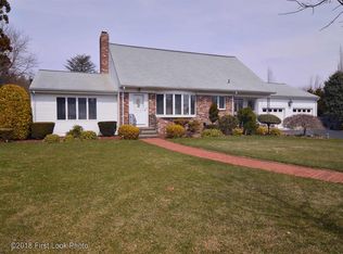 50 Echo Ln, Cranston, RI 02921