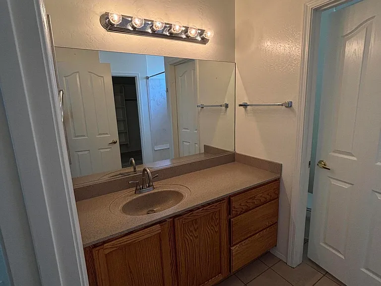 1083 S Viejo Dr — Photo 12