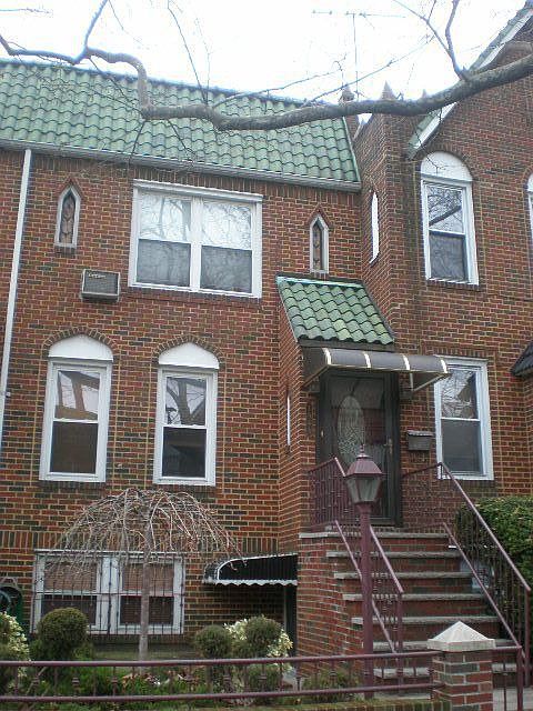 1st image of 1960 E 28th St