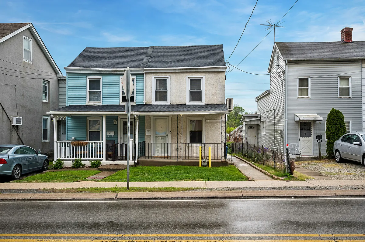 Building Photo - 454 New Elm St