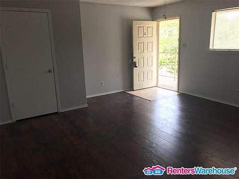 4th image of 1006 Thannisch Dr APT B
