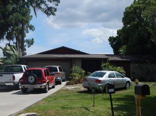 402 SW 6th Ave, Ruskin, FL 33570