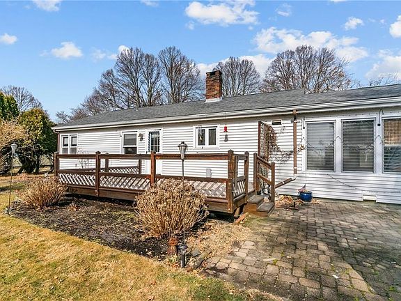 4th image of 22 Elmwood Dr