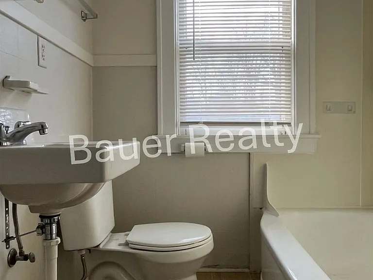 814-816 Chestnut St — Photo 13