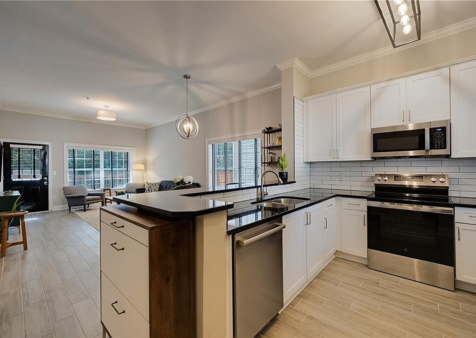 1st image of 1635 Briarcliff Rd NE APT 11
