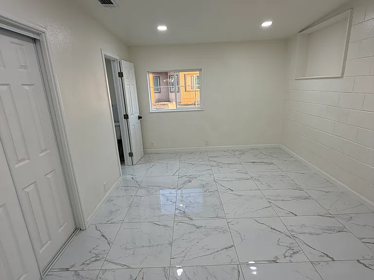 806 Vine St — Photo 7