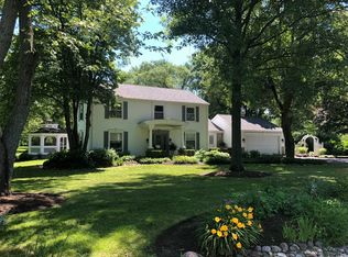 17 Oak Ridge Ln, Deer Park, IL 60010