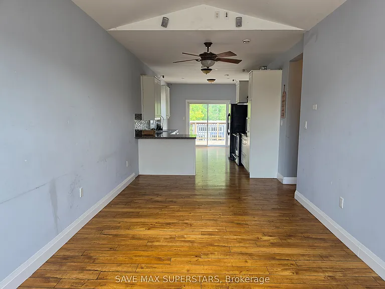 222 Phillips St #UPPER — Photo 26