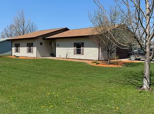 600 Aspen Dr, Wapello, IA 52653