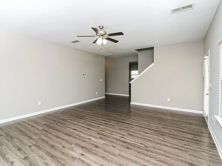 92 Moss Way — Photo 5
