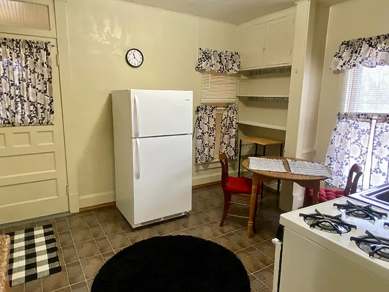 320 N Sherman Ave #3 — Photo 16