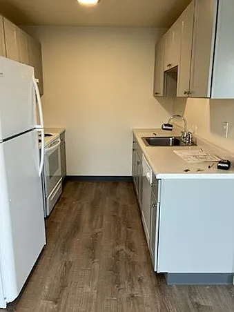 2700 SE Courtney Ave — Photo 3