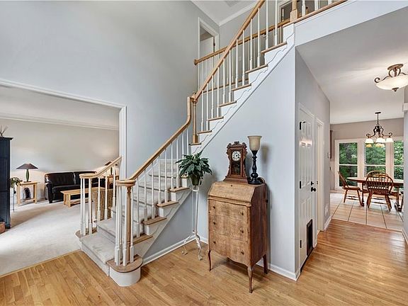 4th image of 630 Estate Club Cir