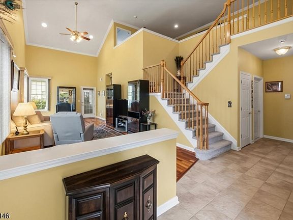 2nd image of 11 Disbro Ln