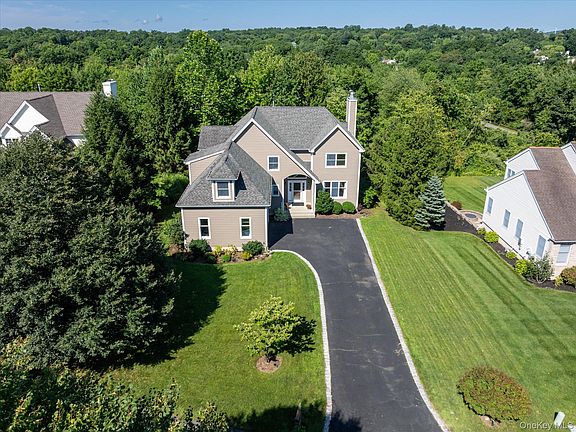 3rd image of 4 Harris Court