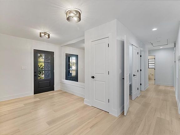 4th image of 3406 W SWANN AVENUE