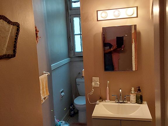5th image of 47 Harper St APT 1