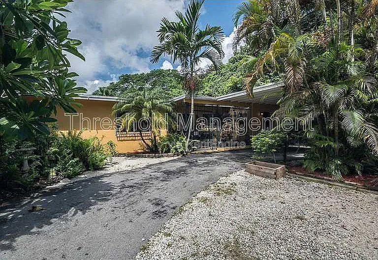 6910 SW 64th Ave — Photo 17