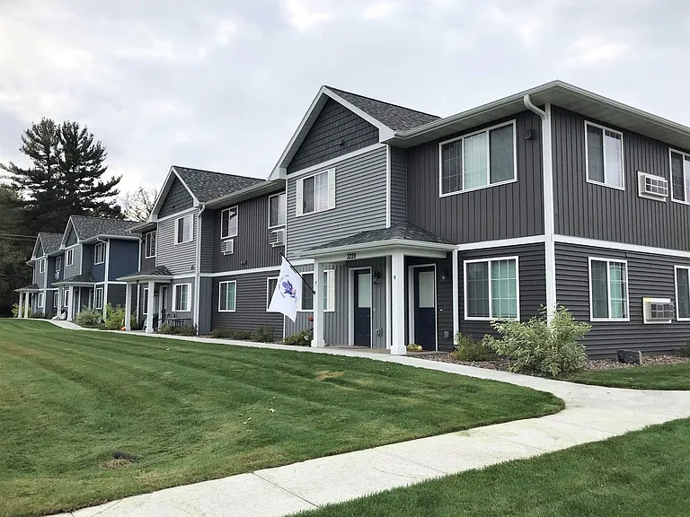 Gateway Place Apartments — Photo 13