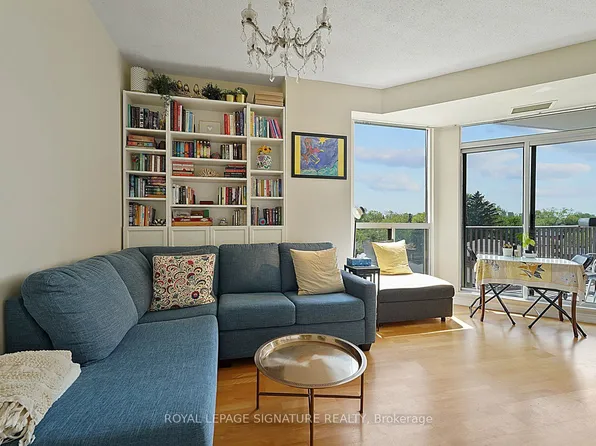 4200 Bathurst St #514, Toronto, ON M3H 6C7