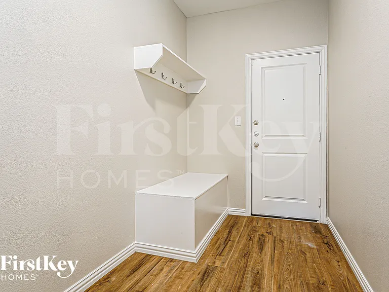 7384 Parkside Place Dr — Photo 16