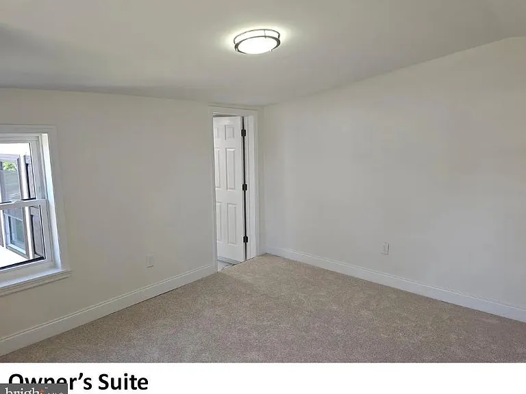 7 Locust Ave — Photo 14