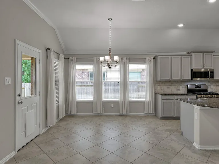 122 S Bearkat Ct — Photo 10