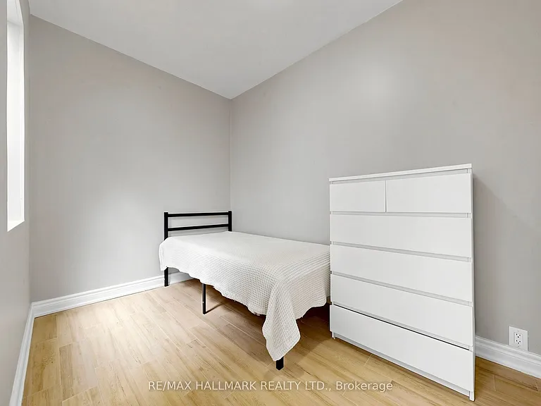 856B Millwood Rd — Photo 12