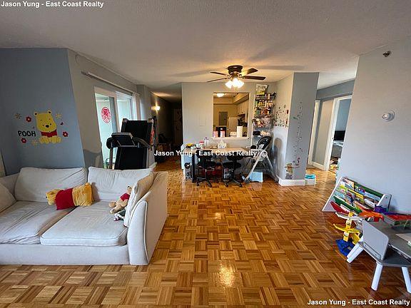 4th image of 1025 Hancock St Unit 3J