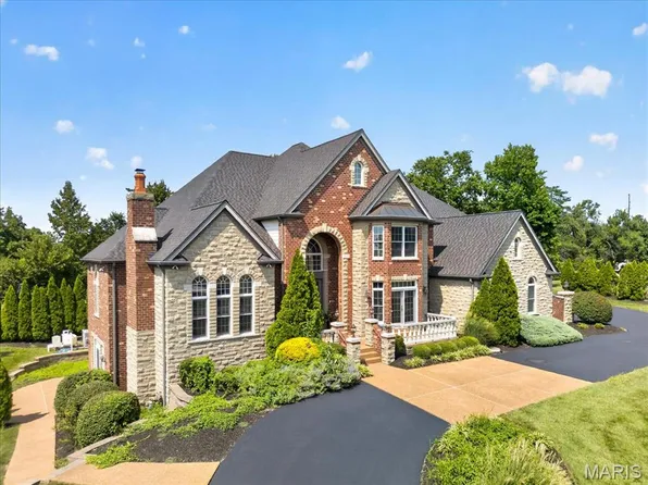 33 Chapel Hill Est, Saint Louis, MO 63131