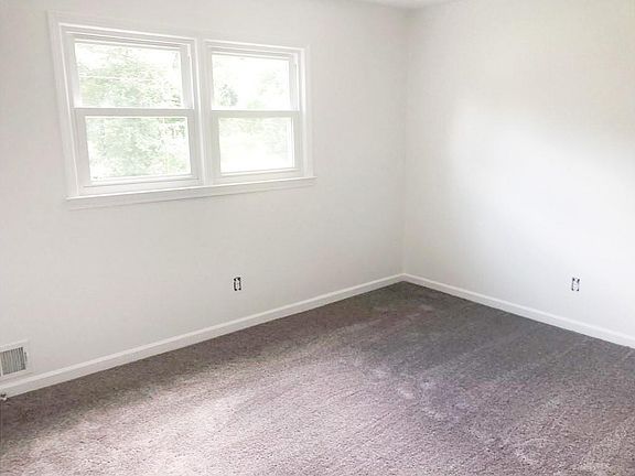 4th image of 119 Pioneer Dr