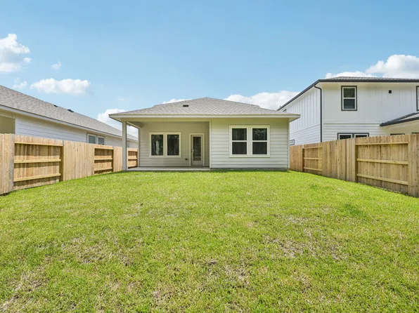 18668 Presswood Dr, New Caney, TX 77357