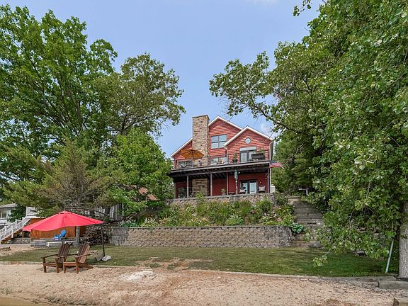 3rd image of 16089 Pretty Lake Dr