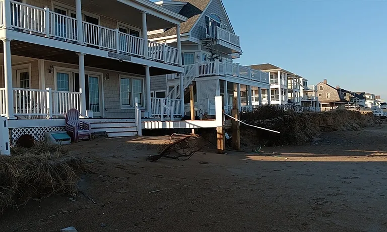 398 N End Blvd #B — Photo 11