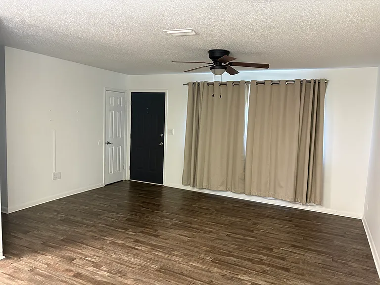 74 Marilyn Dr — Photo 6