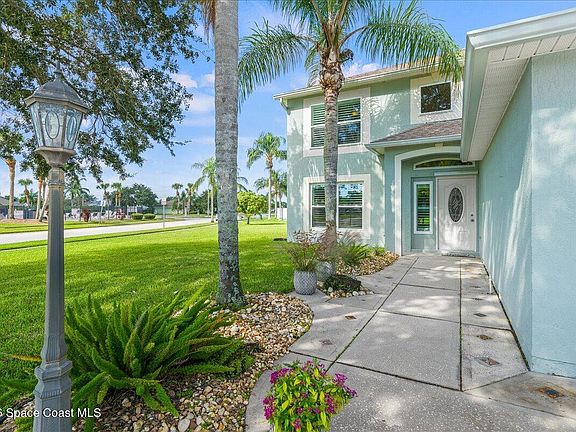 3rd image of 3997 Montesino Dr
