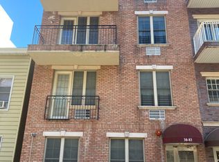 30-83 32nd St #2C, Astoria, NY 11102
