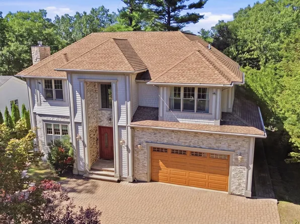 80 High Rock Ter, Newton, MA 02467