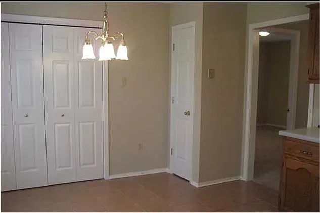 10262 Williford Dr — Photo 4