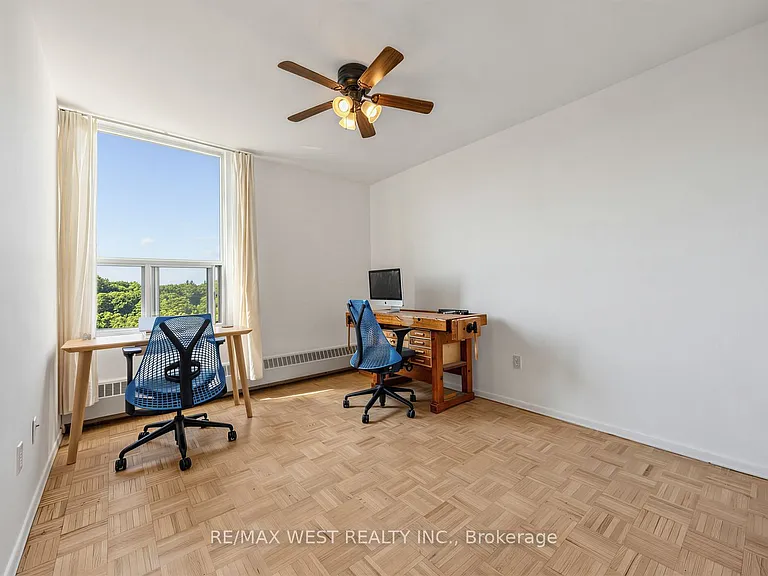 60 Pavane Linkway #805 — Photo 19