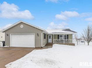 1540 10th St NW, Clinton, IA 52732