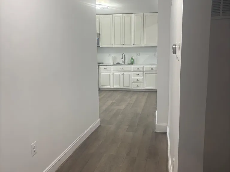 225 Missouri Ave NW — Photo 6