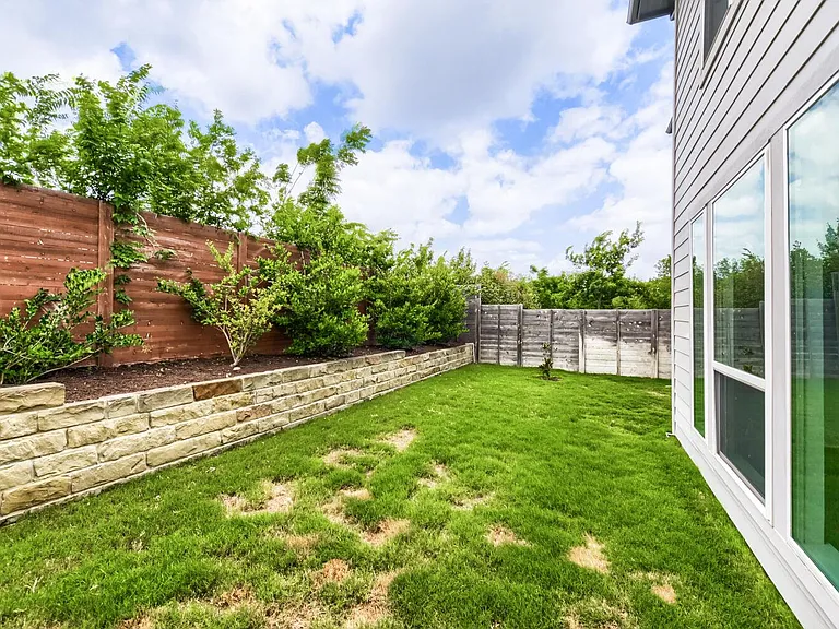 1505 Seeger Dr — Photo 26