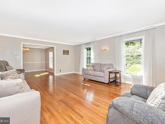 5th image of 10871 Longwood Dr